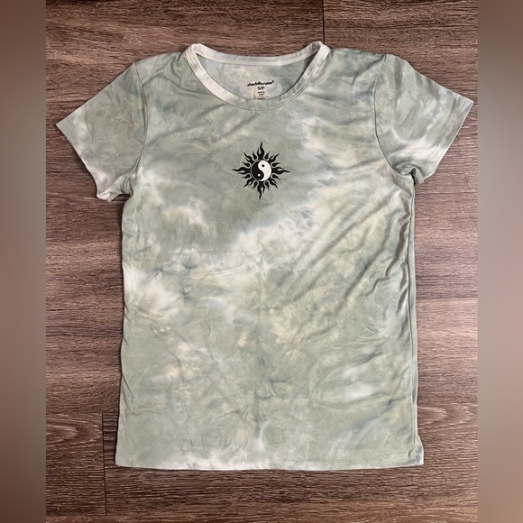 SOLD Charlotte Russe | Celestial Sun Yin Yang Tie-Dye Baby Tee Shirt Size Small - Picture 2 of 4